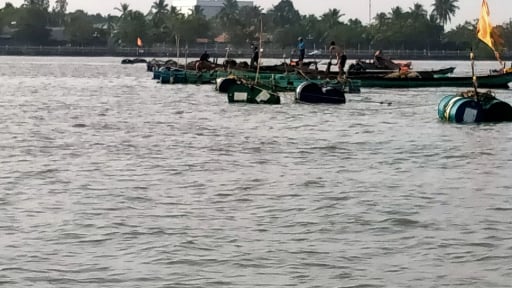 Sông lớn này ở Vĩnh Long xưa cá tôm bơi hàng đàn, nay bữa có bữa không khiến nghề gì đang bấp bênh?