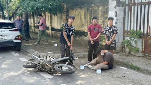 Bắt nhóm thanh, thiếu niên nghiện game, cướp xe ôm trong đêm ở Hà Nội