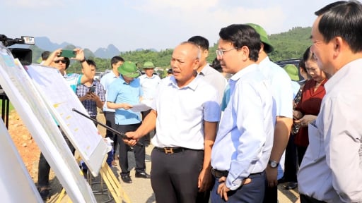 Bí thư Tỉnh ủy Phú Thọ làm trưởng đoàn kiểm tra tiến độ thực hiện các dự án trọng điểm tại tỉnh Hòa Bình (cũ)