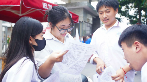 Học phí các trường đại học năm 2025: Tăng đồng loạt có gây khó cho sinh viên?