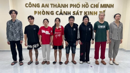 Bắt nhóm bán khí cười tại phố Tây Bùi Viện, chưa đầy 1 năm, thu lợi bất chính hàng trăm tỷ đồng