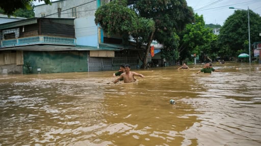 Lũ trên sông Mã tiếp tục dâng cao, Sơn La khẩn cấp lập Sở Chỉ huy tiền phương để ứng phó bão lũ, ngập úng