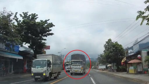 Tài xế lái xe tải 'vượt ẩu' bị ghi hình gửi Cục CSGT, Công an tỉnh Lâm Đồng vào cuộc xử lý 
