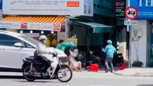 Băng nhóm mặc áo xe ôm công nghệ hỗn chiến như phim hành động, cảnh sát tạm giữ 5 đối tượng