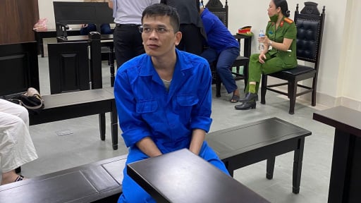 Cựu sĩ quan công an nhập cảnh khống cho tội phạm giết người tại Campuchia ở lại Việt Nam