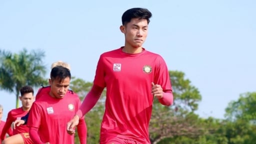 Tin tối (7/8): Trung vệ cao 1m78 trở lại khoác áo Đông Á Thanh Hóa