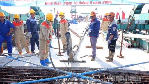 Đẩy nhanh tiến độ làm tuyến đường hơn 682.000 tỷ, UBND tỉnh Ninh Bình đã ký ban hành một văn bản quan trọng