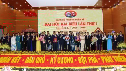 Đẩy mạnh cải cách hành chính gắn với chuyển đổi số, xây dựng phường Đoàn Kết giàu bản sắc, đô thị văn minh