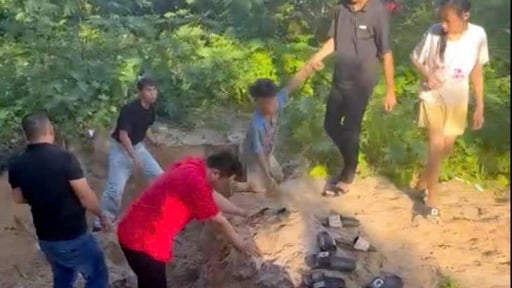 Tài xế taxi bới cát cứu bé trai: “Thấy việc cần thì phải làm, để ở Côn Đảo những điều tốt đẹp và tử tế luôn hiển hiện”