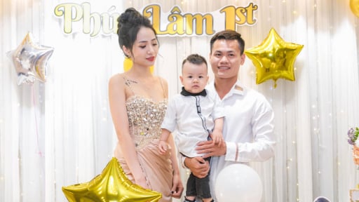 Tân binh Thể Công Viettel: Chiều cao khiêm tốn, vợ xinh lung linh