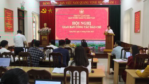Kiến nghị các cấp ủy, cơ quan, tổ chức quan tâm bố trí kinh phí hợp lý để mua báo