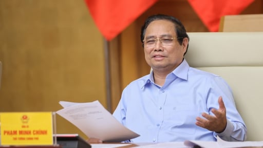 Thủ tướng yêu cầu khẩn trương hoàn thiện, trình Bộ Chính trị 2 nghị quyết rất quan trọng