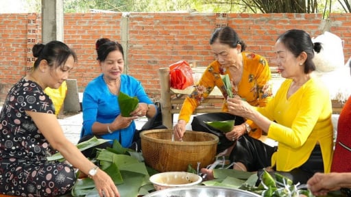 Ở tỉnh Tây Ninh có phiên chợ lạ nhất Việt Nam, giao dịch bằng lá cây, đâu dùng tiền mặt, không chuyển khoản