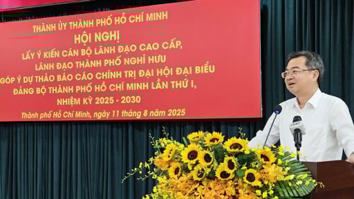 Góp ý Dự thảo Báo cáo chính trị Đại hội Đảng, cán bộ lão thành TP.HCM tâm huyết: 'Phát triển bền vững con người'