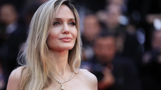 Angelina Jolie chuẩn bị bán biệt thự hơn 100 năm tuổi