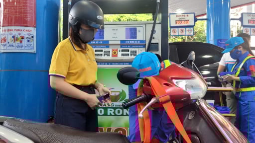 Giá xăng dầu hôm nay 19/8: Bất ngờ bật tăng, xăng dầu trong nước biến động khó lường