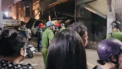 Nổ lớn bên trong Công ty Kính màu Ngọc Hân, xé toạc nhiều nhà dân ở TP.HCM