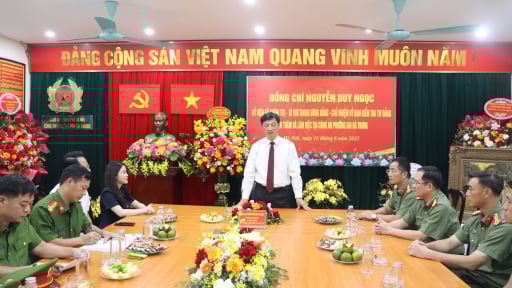 Chủ nhiệm Ủy ban Kiểm tra Trung ương Nguyễn Duy Ngọc thăm, động viên lực lượng Công an cơ sở