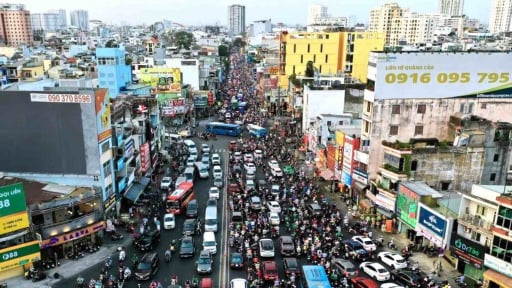 Đề xuất chuyển đổi toàn bộ xe công sang xe điện và áp dụng mô hình chia sẻ để tiết kiệm 