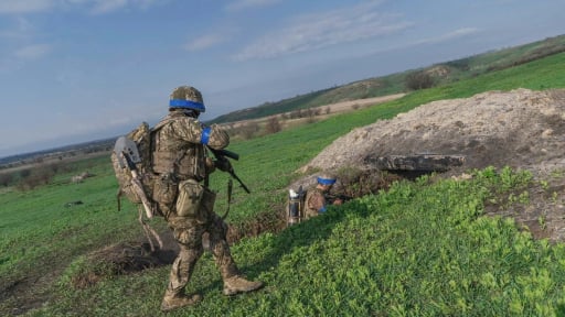 Quân đoàn Azov của Ukraine bao vây nhóm quân Nga sau khi chặn đứng đột phá của Moscow gần Dobropillya