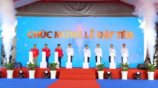 Phó Thủ tướng Bùi Thanh Sơn dự lễ đặt tên giàn khoan tự nâng PV Drilling VIII