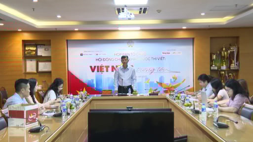 Chấm chung khảo, xác định chủ nhân các tác phẩm xuất sắc nhất đoạt giải Cuộc thi viết “Việt Nam trong tôi”