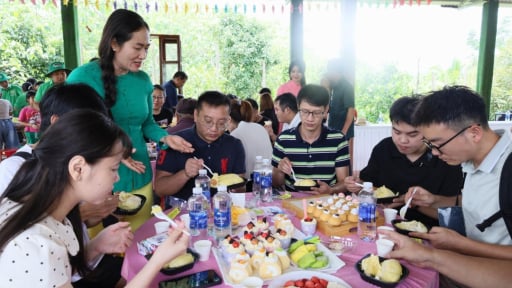 Mùa sầu riêng, một đoàn 30 doanh nghiệp Trung Quốc tìm đến xã này ở Đắk Lắk để kết nối tiêu thụ 