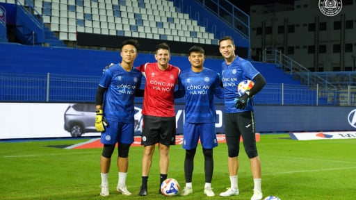 Tin tối (20/8): CLB CAHN chiêu mộ thủ môn “lạ' cao 1m77
