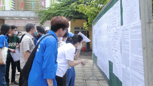 Dự đoán điểm chuẩn đại học năm 2025 trước 'giờ G' công bố điểm chuẩn liệu có sốc?