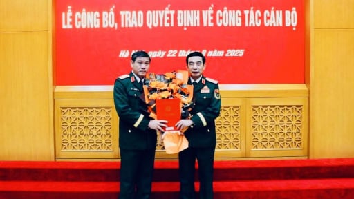 Tư lệnh Quân khu 5 Lê Ngọc Hải được thăng hàm Trung tướng