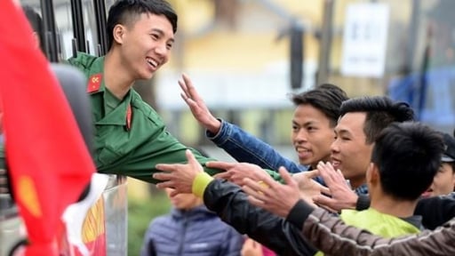 Chủ tịch UBND xã có được ký quyết định gọi đăng ký nghĩa vụ quân sự không?