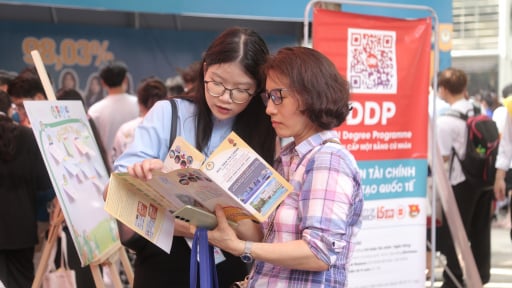 Điểm chuẩn các trường Sư phạm năm 2025: Cao chót vót nhiều ngành học