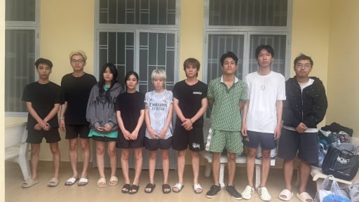 Công an phá đường dây cung cấp 'khí cười' tại phố Tây Bùi Viện