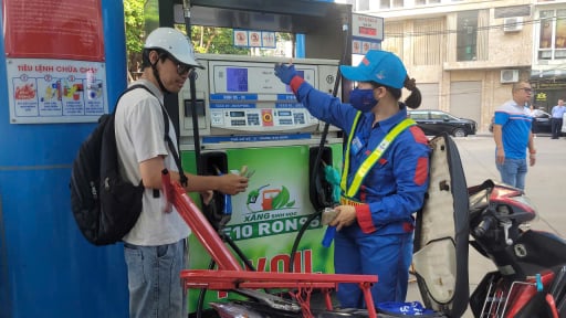 Giá xăng dầu hôm nay 26/8: Bật tăng dữ dội, chu kỳ tăng mới bắt đầu 