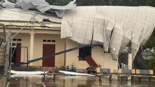 Phú Thọ: Mưa lớn diện rộng, hoa màu bị ngập úng, nhiều nhà bay mái, đường xá chia cắt
