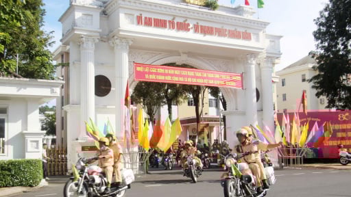 Công an TP Cần Thơ ra mắt 'lực lượng đặc biệt' với tên gọi Tổ 198
