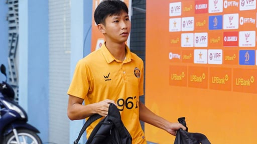 Đông Á Thanh Hoá không “nhả” tiền vệ Việt kiều cho U23 Lào
