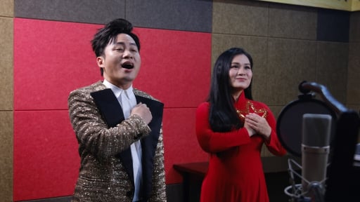 Tùng Dương: 'Tôi tự hào khi cất cao tiếng hát trong khoảnh khắc lịch sử'