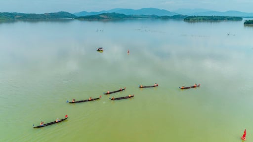 Dòng sông nào ở tỉnh Gia Lai có cảnh sắc thay đổi theo từng khoảnh khắc ánh sáng trong ngày?