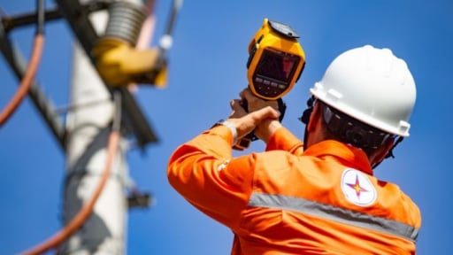 Thay đổi mới về gi&aacute; điện, Ch&iacute;nh phủ cho EVN được t&iacute;nh lại gi&aacute; điện trước ba qu&yacute; trong năm