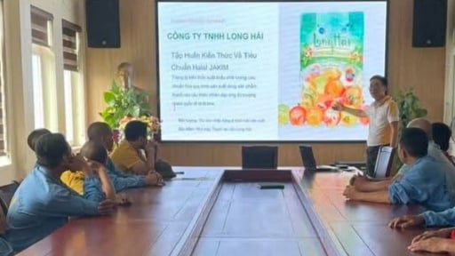 C&ocirc;ng ty TNHH Long Hải tập huấn kiến thức vệ sinh an to&agrave;n thực phẩm theo ti&ecirc;u chuẩn HALAL JAKIM cho c&aacute;n bộ, c&ocirc;ng nh&acirc;n