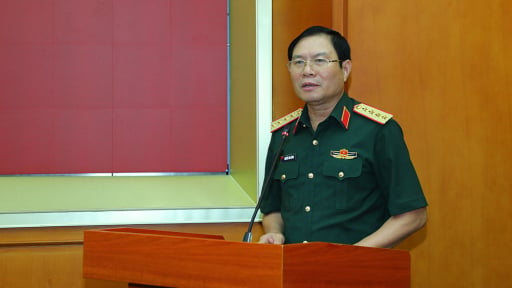 X&acirc;y dựng lực lượng phương tiện kh&ocirc;ng người l&aacute;i, t&aacute;c chiến điện tử, cơ yếu hiện đại