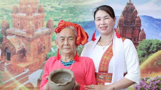 Gần 500 bộ Huy chương v&agrave; giải thưởng trao cho c&aacute;c nghệ nh&acirc;n dự Ng&agrave;y hội Văn h&oacute;a d&acirc;n tộc Chăm tỉnh Kh&aacute;nh H&ograve;a 2026