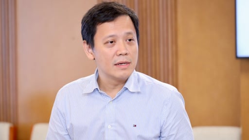 2 gi&aacute;o sư nổi tiếng Việt Nam thấy g&igrave; khi nh&igrave;n v&agrave;o phổ điểm thi tốt nghiệp THTP năm 2026?