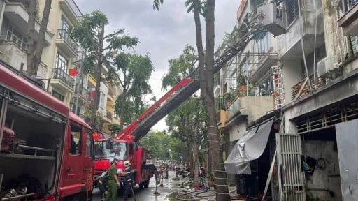 Vụ ch&aacute;y nh&agrave; liền kề ở khu đ&ocirc; thị Văn Ph&uacute;, H&agrave; Nội: Cảnh s&aacute;t ph&aacute;t hiện 2 thi thể