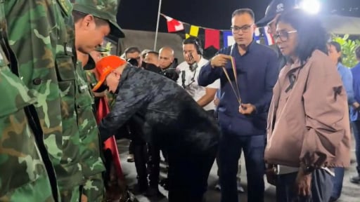 Tổng thống Venezuela tặng Hu&acirc;n chương C&ocirc;ng trạng cho đội qu&acirc;n khuyển Xu Kip của Việt Nam