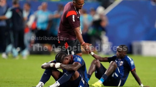 CĐV Việt Nam: &ldquo;Xem Cape Verde họ đ&aacute; m&agrave; tưởng như ĐT Ph&aacute;p vậy'