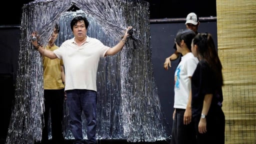Đạo diễn Ch&aacute;nh Trực: 'Trước khi dạy l&agrave;m nghề phải dạy học vi&ecirc;n l&agrave;m người'