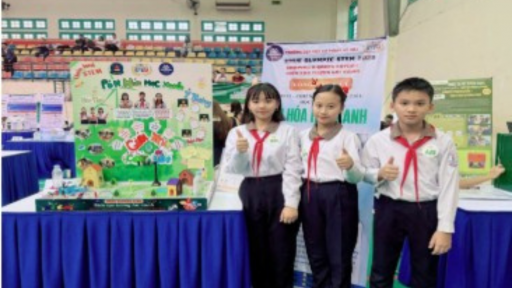B&agrave;i dự thi 'Ng&agrave;y mai trong mắt em': Khi những đồng pin muối thắp s&aacute;ng ước mơ