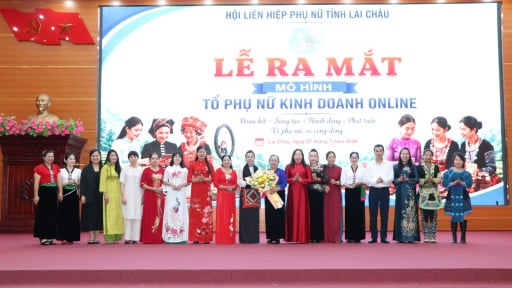 N&ocirc;ng th&ocirc;n T&acirc;y Bắc: Ra mắt m&ocirc; h&igrave;nh &ldquo;Tổ phụ nữ kinh doanh online&rdquo;, đưa n&ocirc;ng sản, đặc sản l&ecirc;n kh&ocirc;ng gian mạng